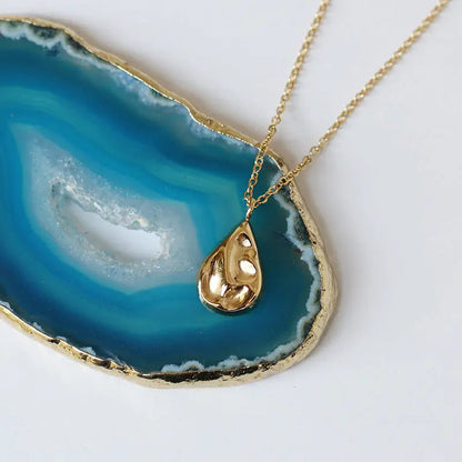 Aeolian Rock Teardrop Necklace - Pantsnsox
