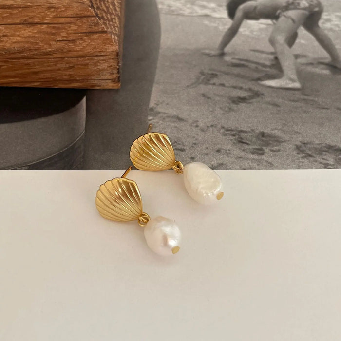 Elegant Shell Natural Pearl Drop Gold Plated Sterling Silver Earrings Crushes.