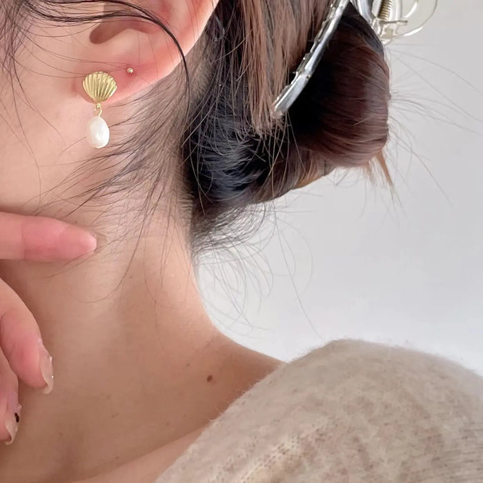 Elegant Shell Natural Pearl Drop Gold Plated Sterling Silver Earrings Crushes.