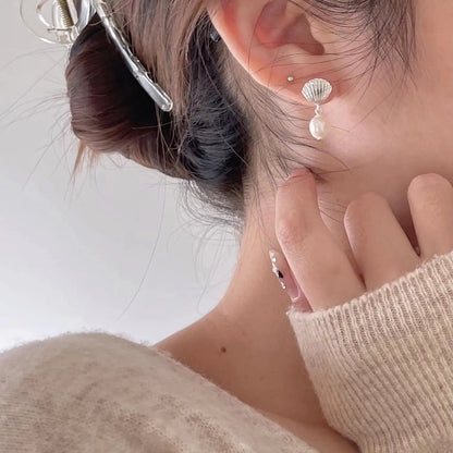 Elegant Shell Natural Pearl Drop Gold Plated Sterling Silver Earrings Crushes.