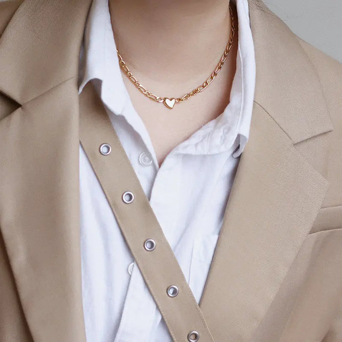 Chic Gold-Plated Heart Charm Choker with Extendable Chain Crushes.