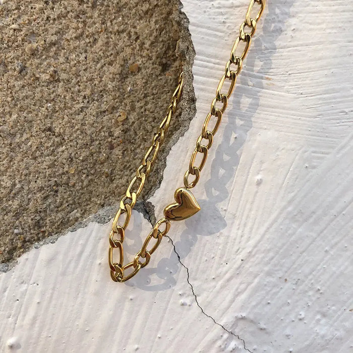 Chic Gold-Plated Heart Charm Choker with Extendable Chain Crushes.