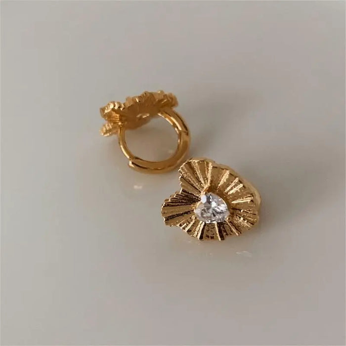 Elegant Gold Plated Sparkling Heart-Shaped Sunburst Stud Earrings Crushes.
