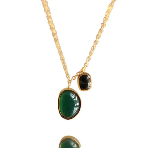 Gold-Plated Green Chalcedony and Black Onyx Jewelry Set Crushes.