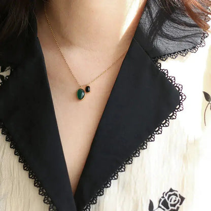 Gold-Plated Green Chalcedony and Black Onyx Jewelry Set Crushes.