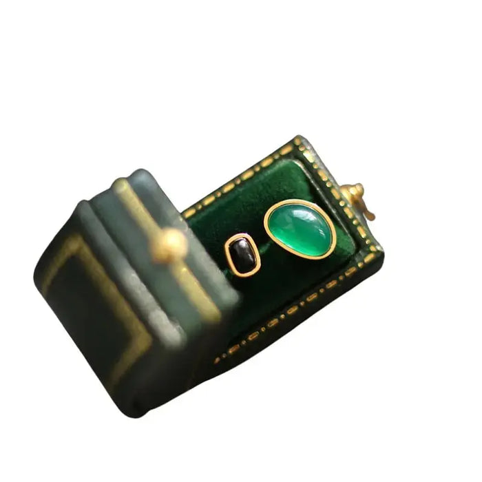 Gold-Plated Green Chalcedony and Black Onyx Jewelry Set Crushes.