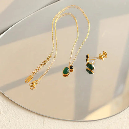 Gold-Plated Green Chalcedony and Black Onyx Jewelry Set Crushes.