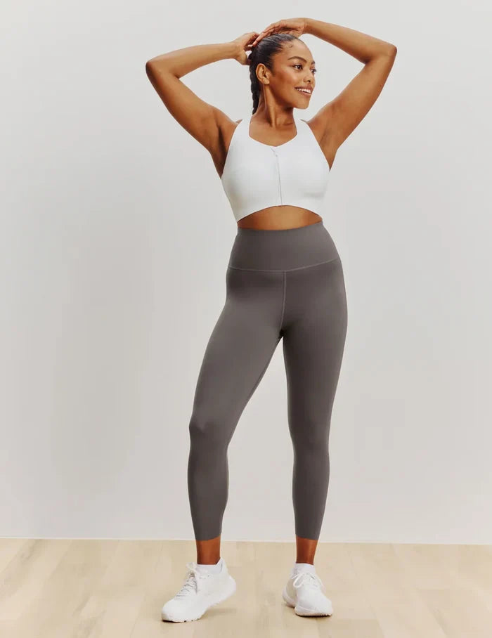 Cassaerea has 42" hips and wears a Knix size L   | Titanium