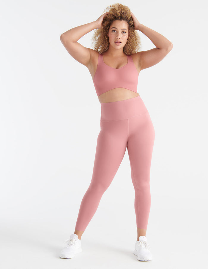 Destiny has 41" hips and wears a Knix Size M | Pink Sorbet