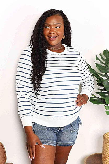 Luxurious Round Neck Striped Shirt - Chic Long Sleeve Top for Timeless Style Trendsi