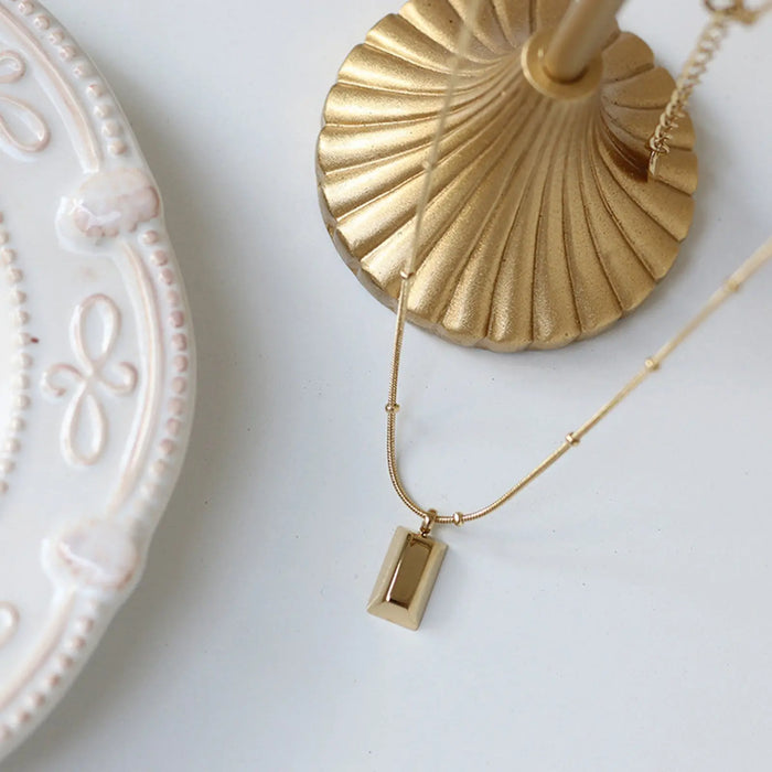 Luxury Golden Bar Necklace Crushes.