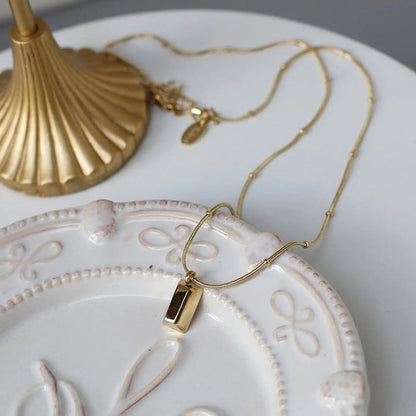 Luxury Golden Bar Necklace Crushes.