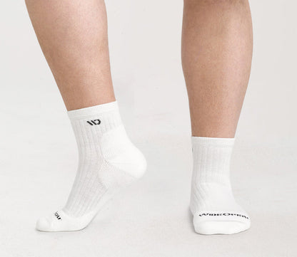 White / M