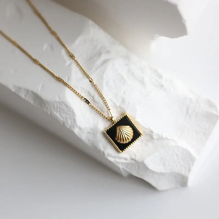 Minimalist Gold-Plated Square Pendant Necklace with Shell Design Crushes.