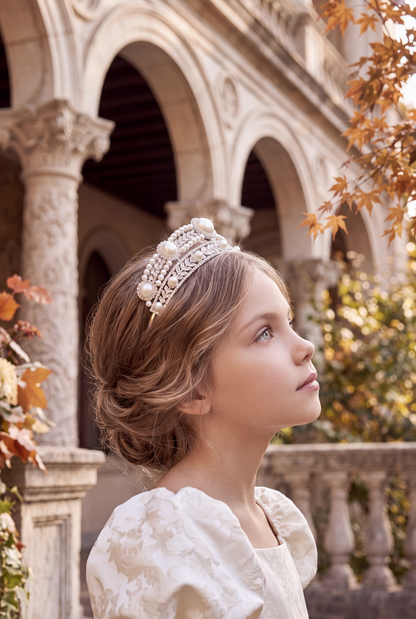 OLIVIA TIARA