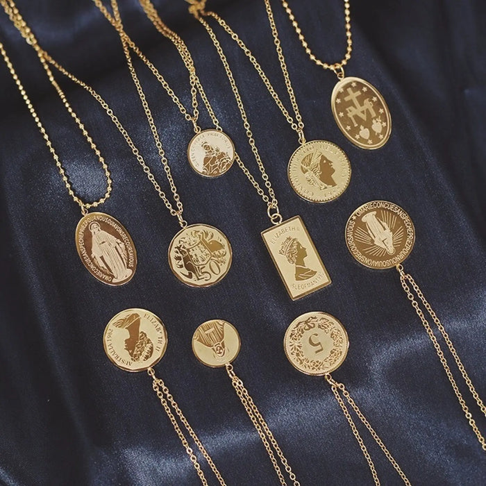 Queen Elizabeth II Australia 1982 Necklace Crushes.