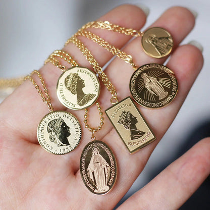 Queen Elizabeth II Australia 1982 Necklace Crushes.