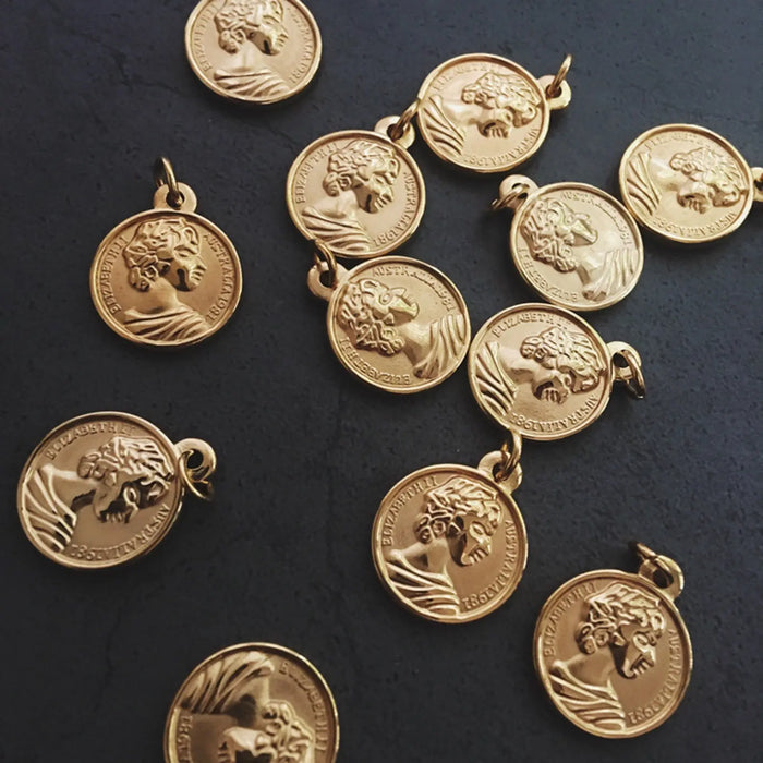 Queen Elizabeth II Gold Coin Money Necklace - Pantsnsox