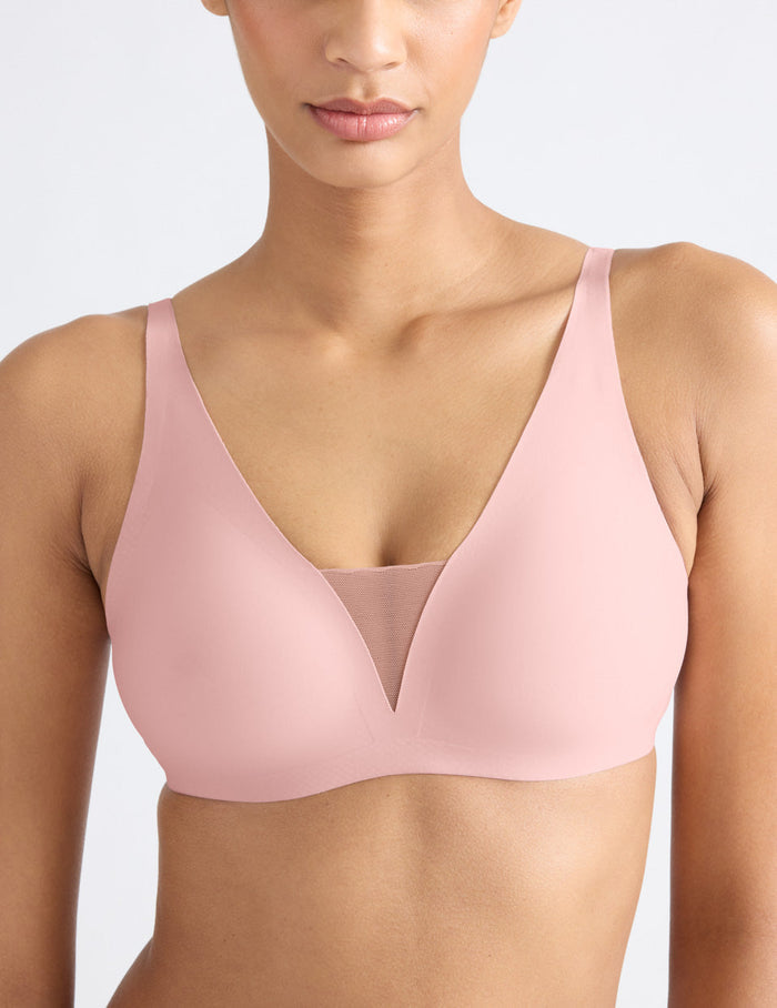 Tsanna is a 32C and wearing KNIX S | Front view of model wearing the Revolution Shadow Mesh Bra, highlighting the neckline, strap design, and  silhouette | Rose Water
