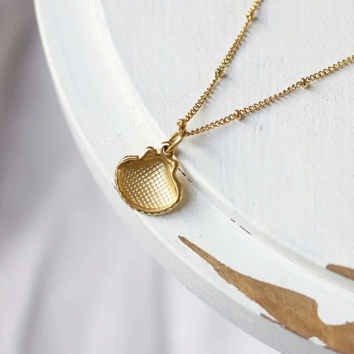 Seashell Pendant Necklace Crushes.