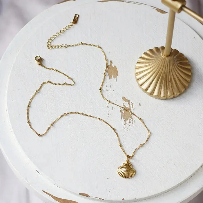 Seashell Pendant Necklace Crushes.