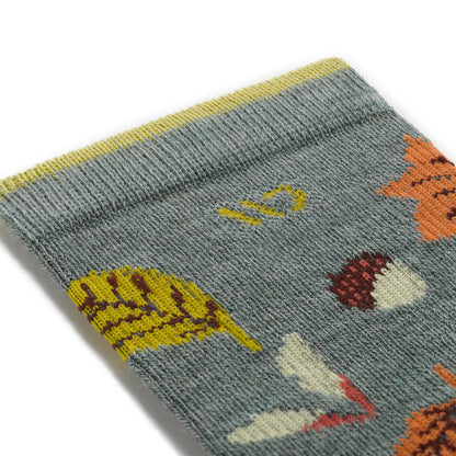 Close up detail swatch of the 9511 Fall in love cushioned crew in seafoam featuring leaves and acorns