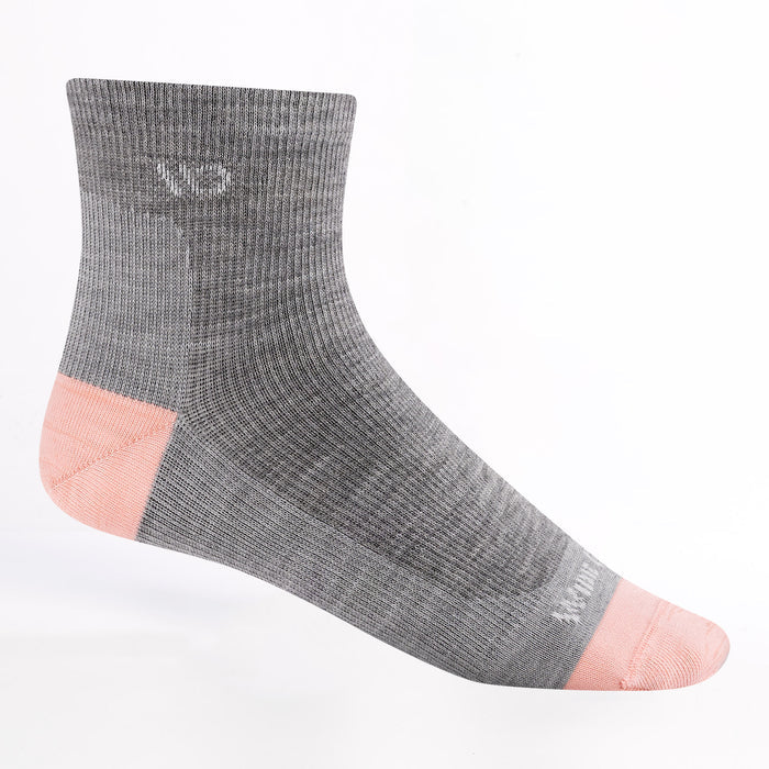 Womens quarter lightweight no cushion sock in light gray featuring a pink heel/toe and white logo